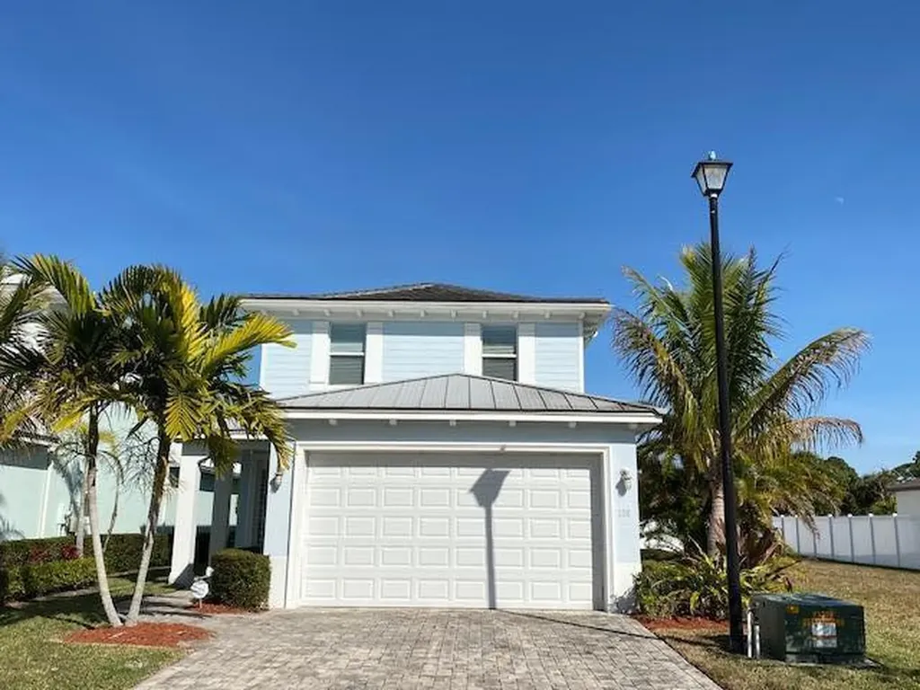 108 SE Via Visconti Port St Lucie FL 34952