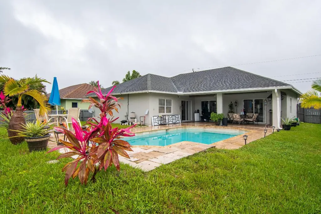 2076 SW Driftwood Street Port St Lucie FL 34953