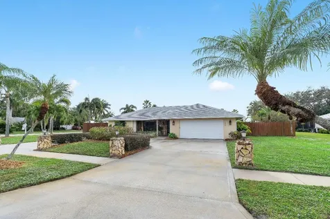 1898 SE Greendon Avenue Port St Lucie FL 34952