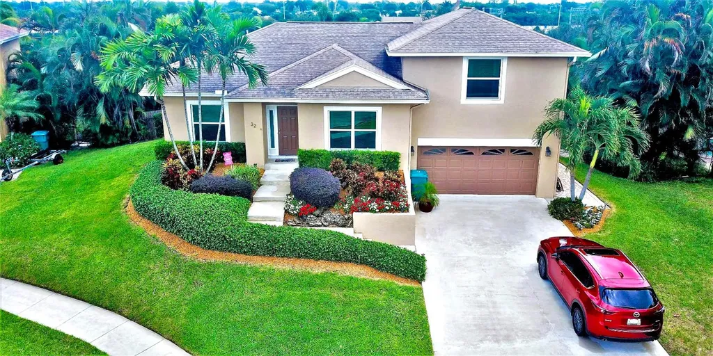 32 Maplewood Court Boynton Beach FL 33426