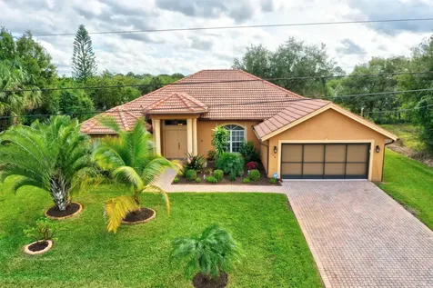 398 SW Mccomb Avenue Port St Lucie FL 34953