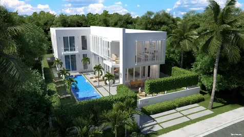 132 NE 7th Avenue Delray Beach FL 33483