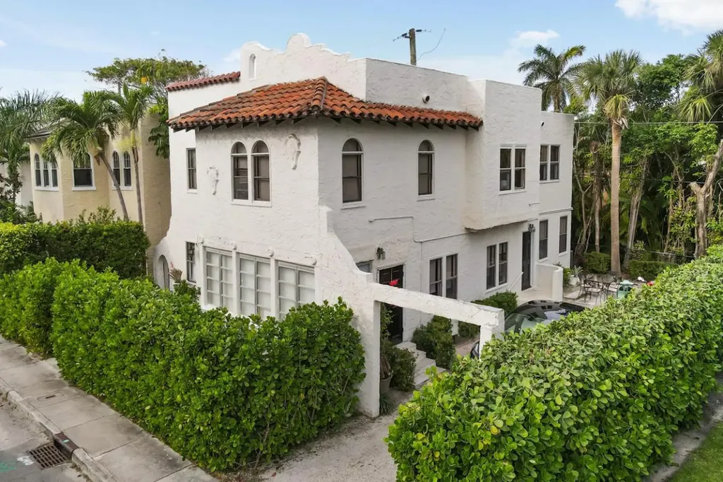 251 Park Avenue Palm Beach FL 33480