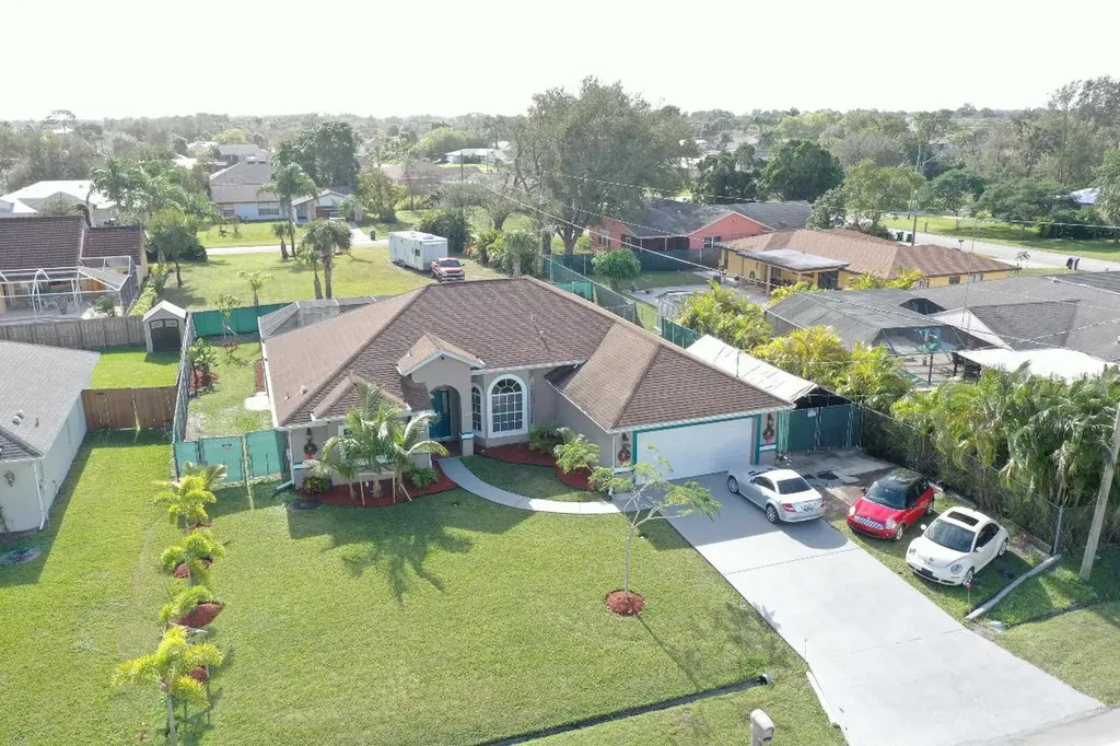 2497 SW Falcon Circle Port St Lucie FL 34953