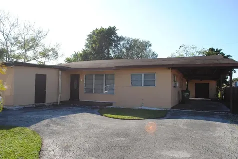 948 SE 3rd Street Belle Glade FL 33430