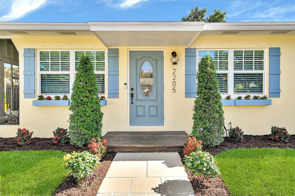 2205 W Pineridge Court Delray Beach FL 33444