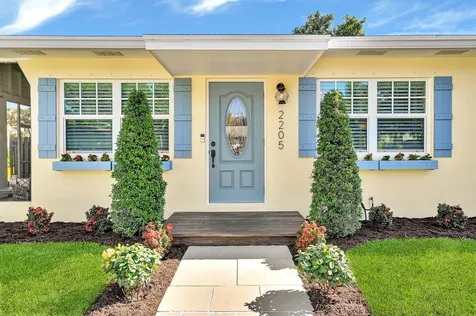 2205 W Pineridge Court Delray Beach FL 33444