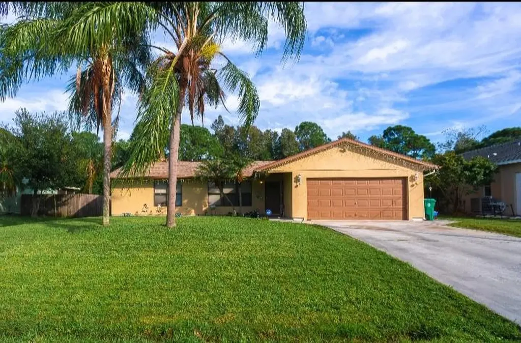 1333 SW Dorchester Street Port St Lucie FL 34983