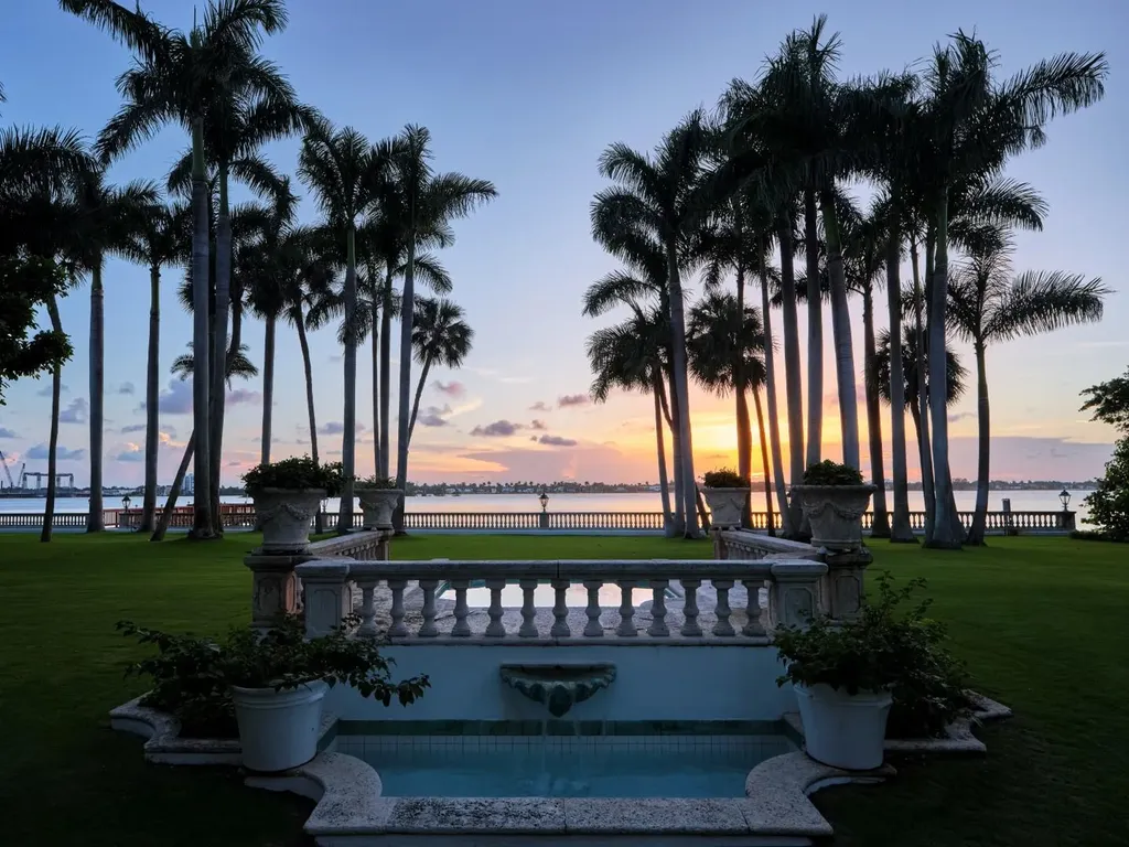 174 Via Del Lago Palm Beach FL 33480