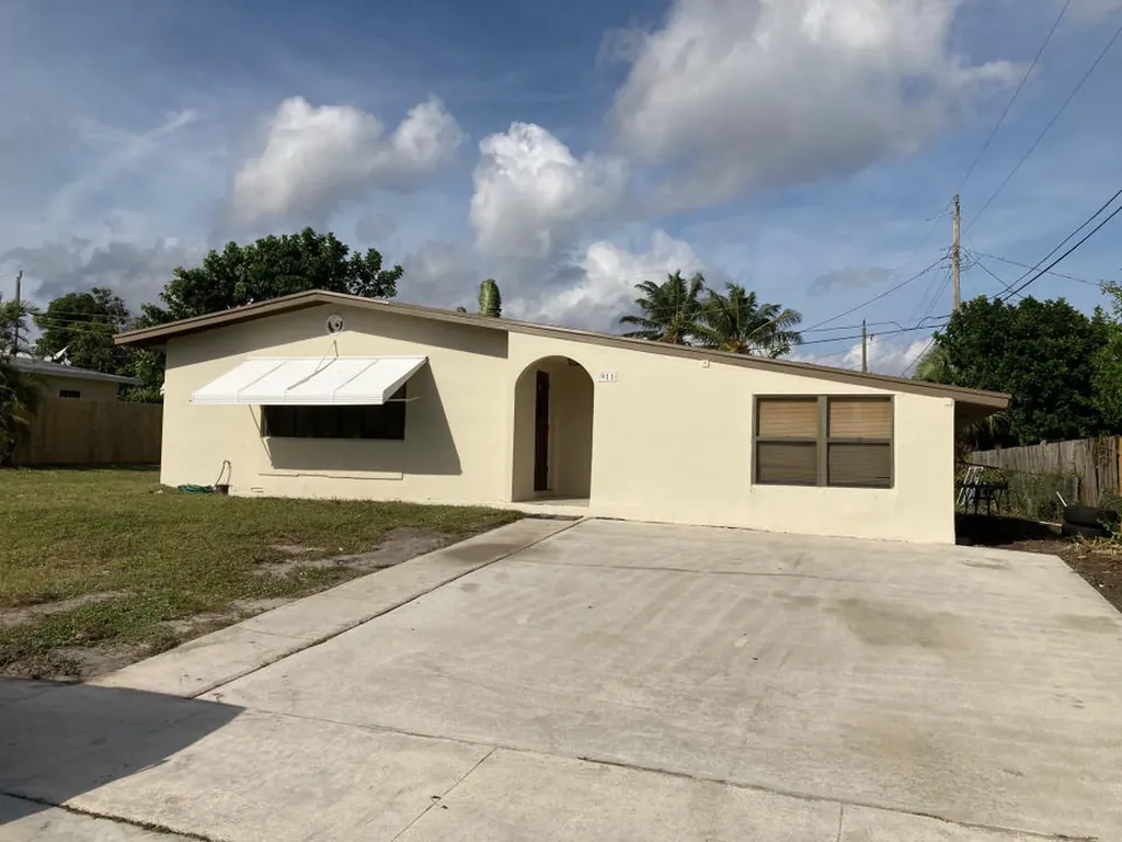 911 W Central Street Lantana FL 33462