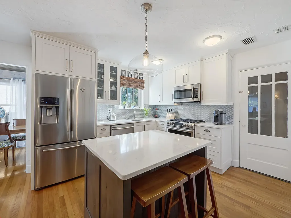 706 N Palmway Lake Worth Beach FL 33460