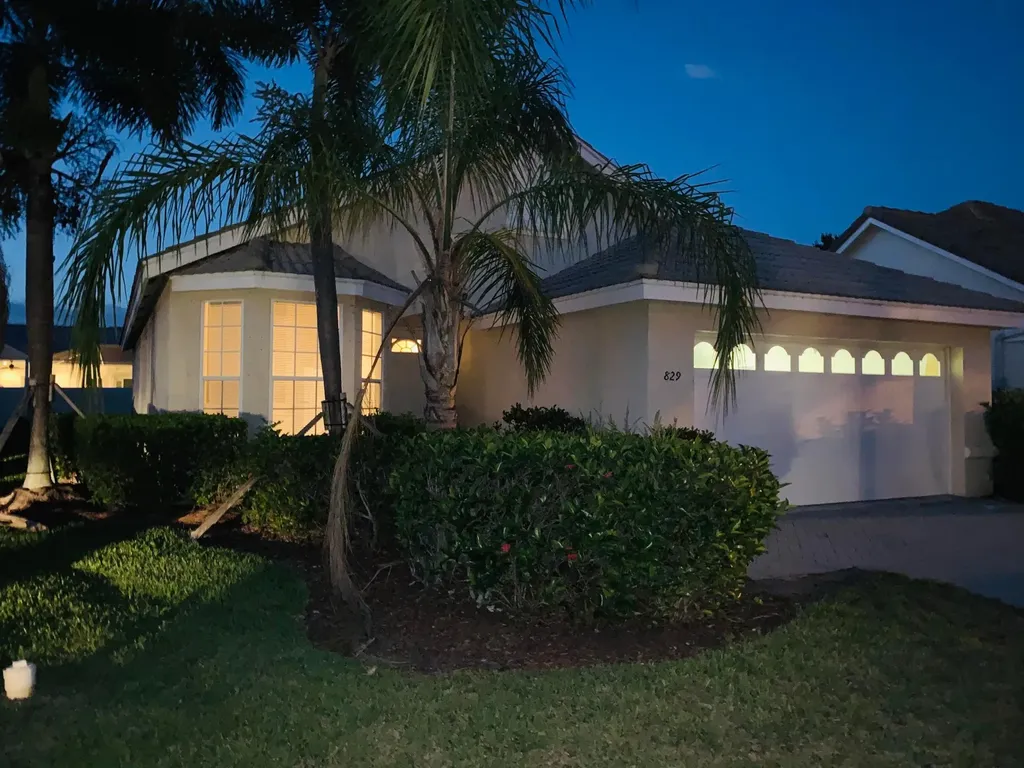 829 SW Lake Charles Circle Port St Lucie FL 34986