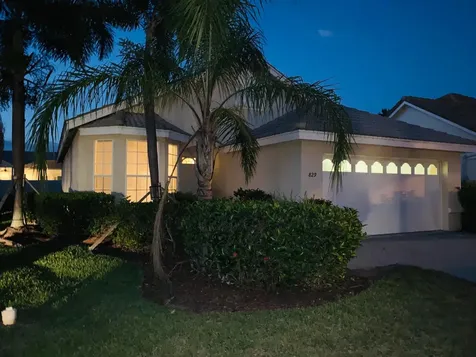 829 SW Lake Charles Circle Port St Lucie FL 34986