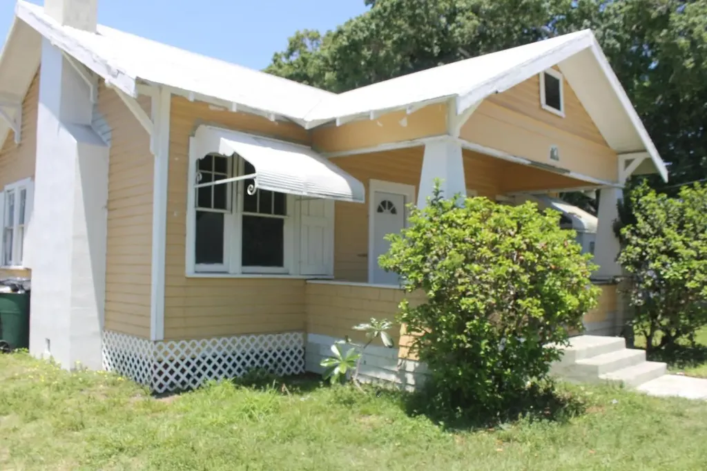 127 S 13th Street Fort Pierce FL 34950