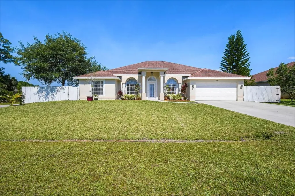 2082 SW Beauregard Street Port St Lucie FL 34953