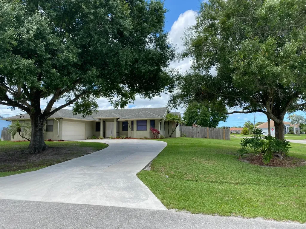 5487 NW Evanston Avenue Port St Lucie FL 34983