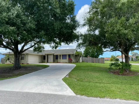 5487 NW Evanston Avenue Port St Lucie FL 34983