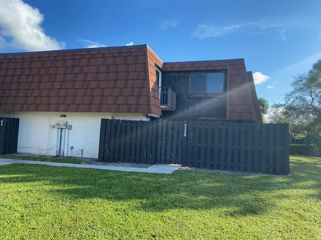 6425 Red Pine Lane Greenacres FL 33415
