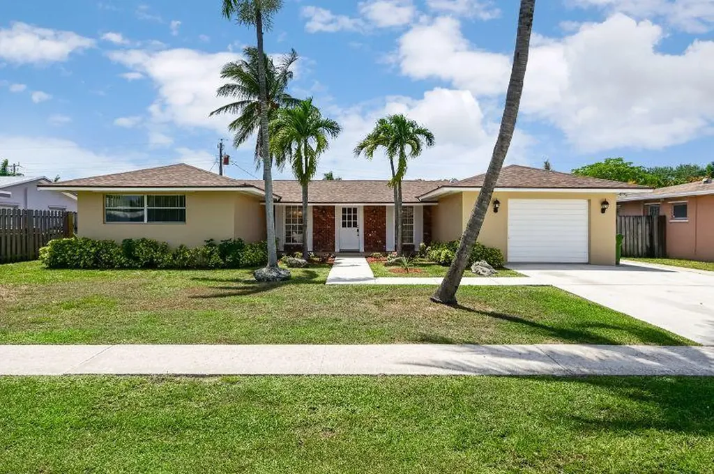 221 Tam O Shanter Drive Palm Springs FL 33461
