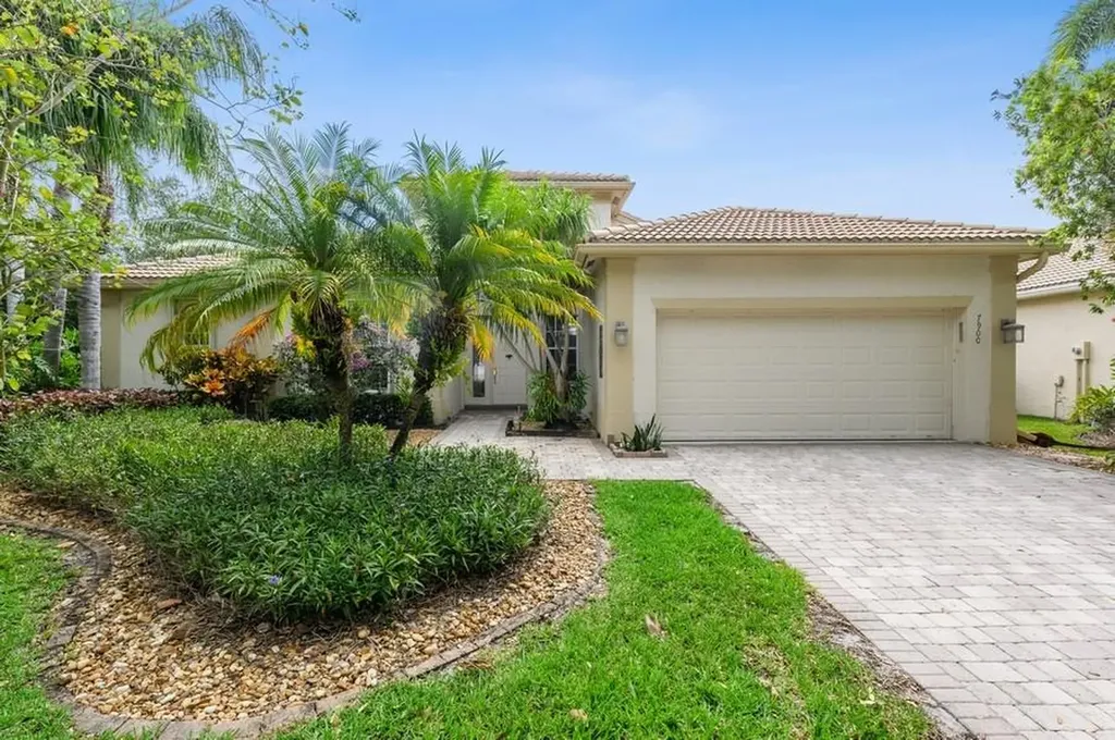 7900 Sonata Bay Point Lake Worth FL 33467