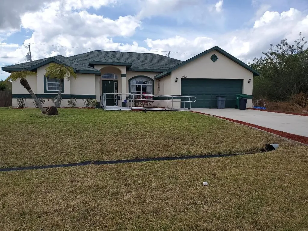 1922 SW Fanfare Street Port St Lucie FL 34987