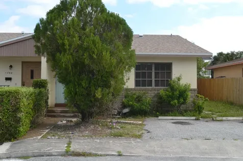 1706 Barton Court Lake Worth Beach FL 33460