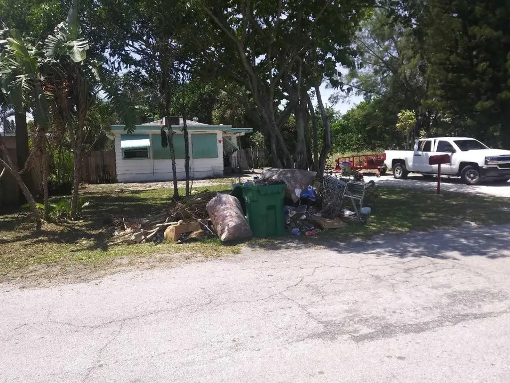 1130 46th Street Mangonia Park FL 33407