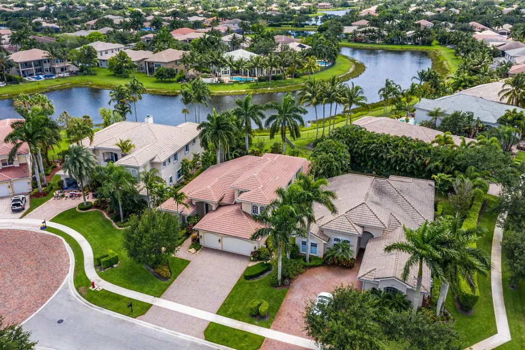 8828 Goldenwood Lake Court Boynton Beach FL 33473