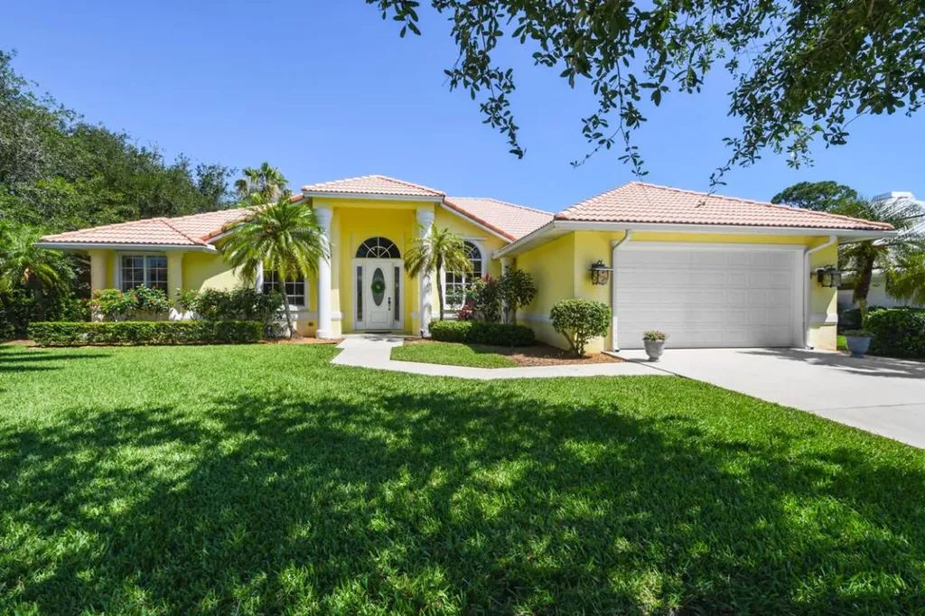 9184 SE Mystic Cove Terrace Hobe Sound FL 33455
