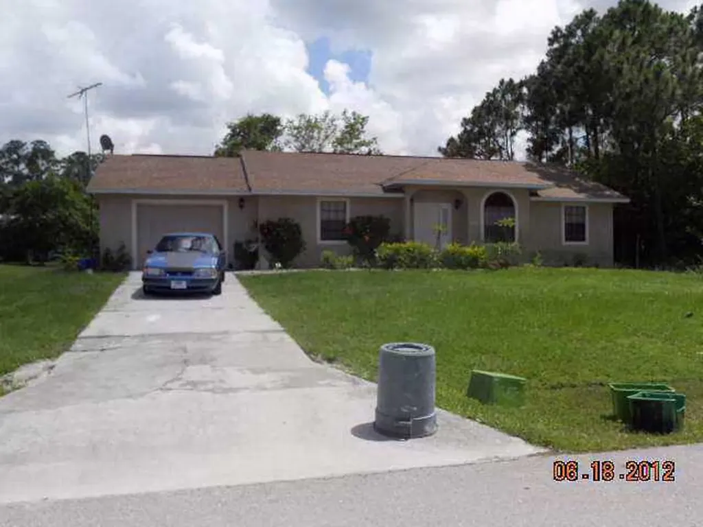 2268 SE Longhorn Avenue Port St Lucie FL 34952