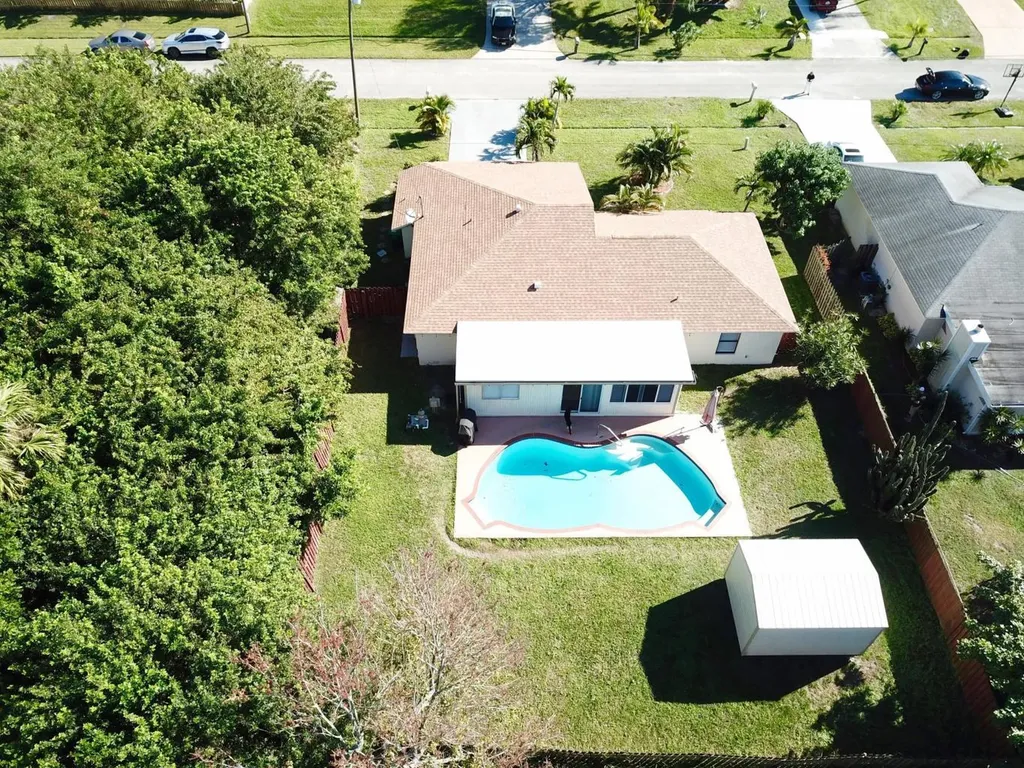 2410 SW Warwick Street Port St Lucie FL 34984