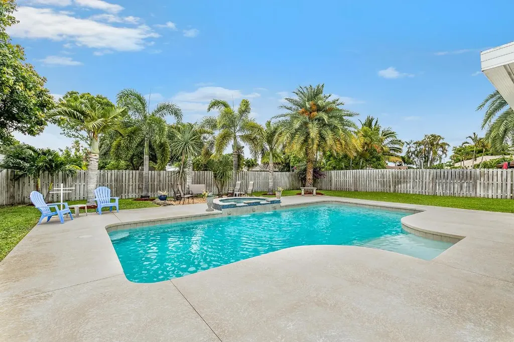102 Heron Parkway Royal Palm Beach FL 33411