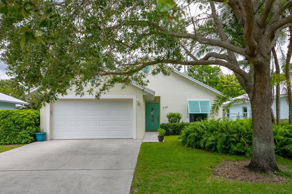 9165 SE Athena Street Hobe Sound FL 33455