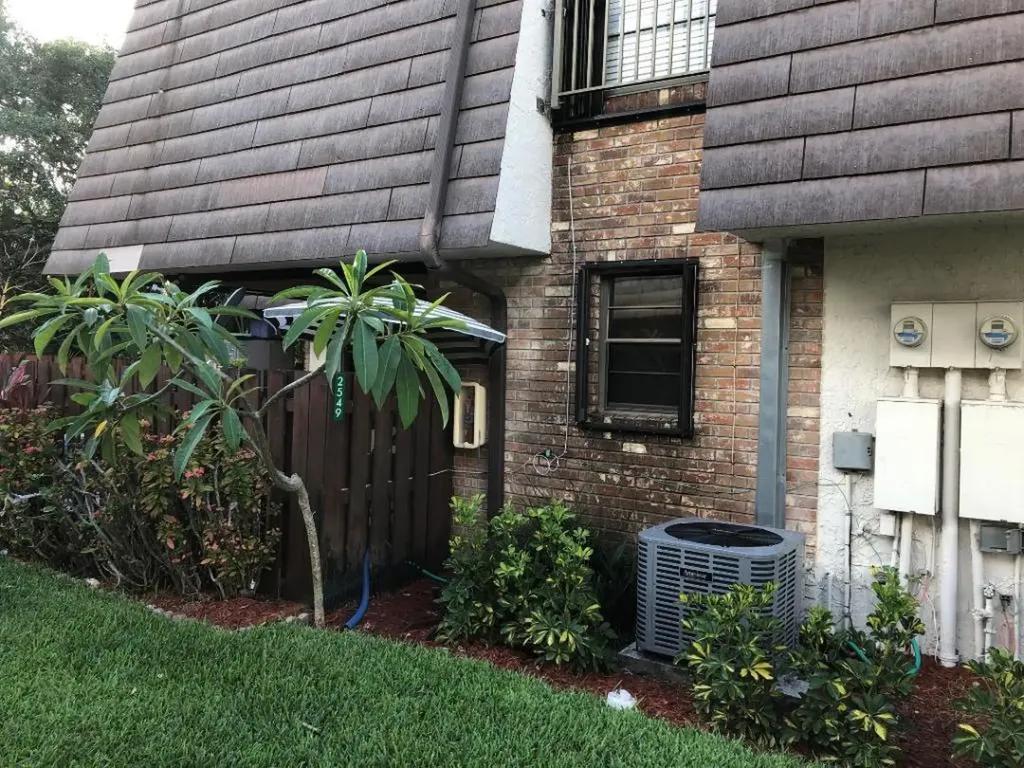 2549 NW 99th Avenue Coral Springs FL 33065