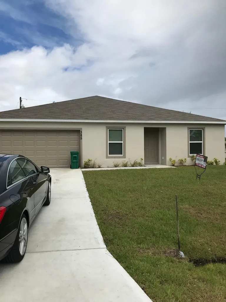 385 SW Grimaldo Terrace Port St Lucie FL 34984