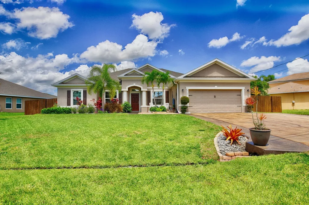 6125 NW Durian Street Port St Lucie FL 34986