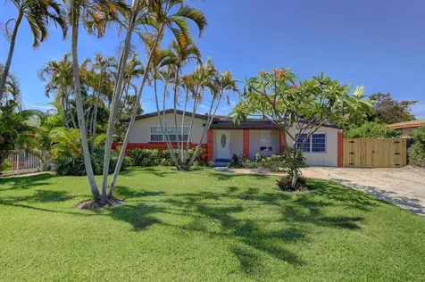 16 SW 8th Court Delray Beach FL 33444