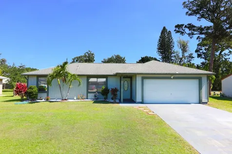 471 SE Dalva Avenue Port St Lucie FL 34984