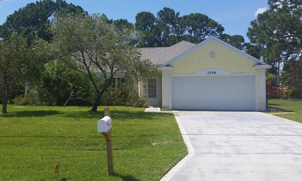 2288 SE Trillo Street Port St Lucie FL 34952
