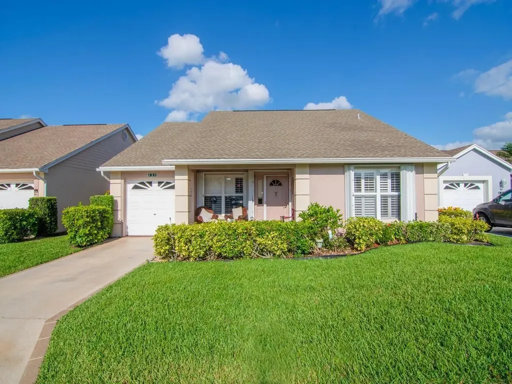424 NW Chianti Court Port St Lucie FL 34986