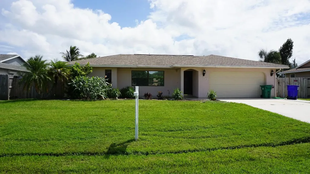 560 SE Oceanspray Terrace Port St Lucie FL 34983