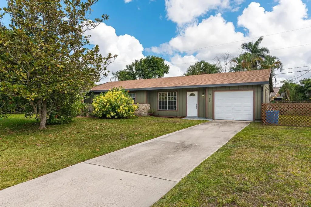 9180 Banquet Way Lake Worth FL 33467