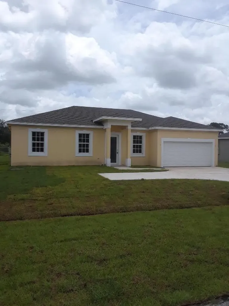 1373 SE Sandia Drive Port St Lucie FL 34983