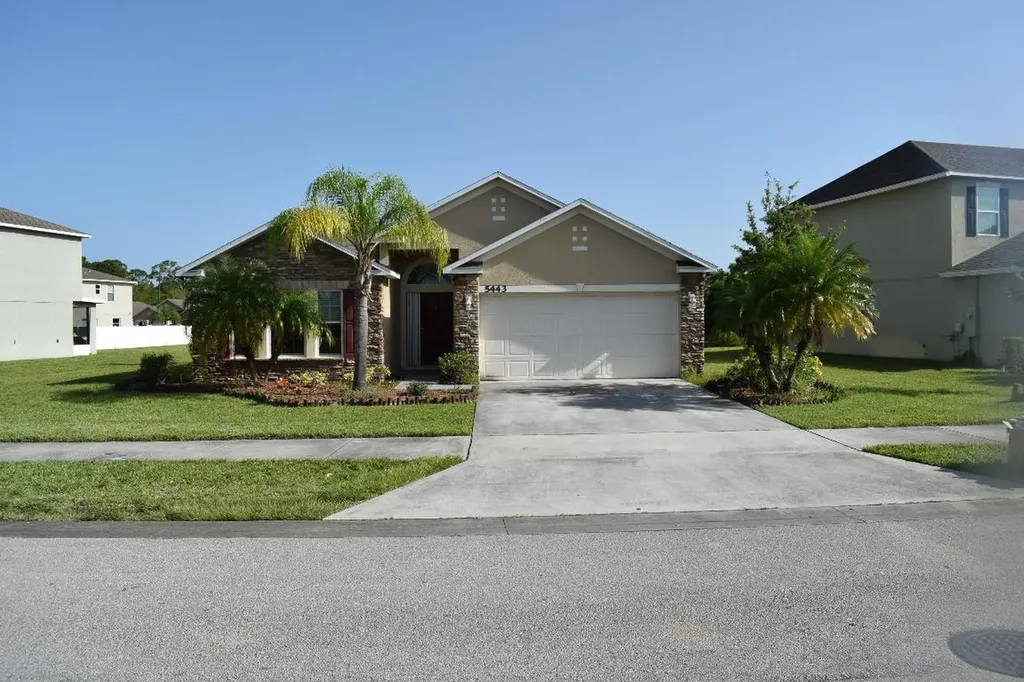 5443 NW Wisk Fern Circle Port St Lucie FL 34986
