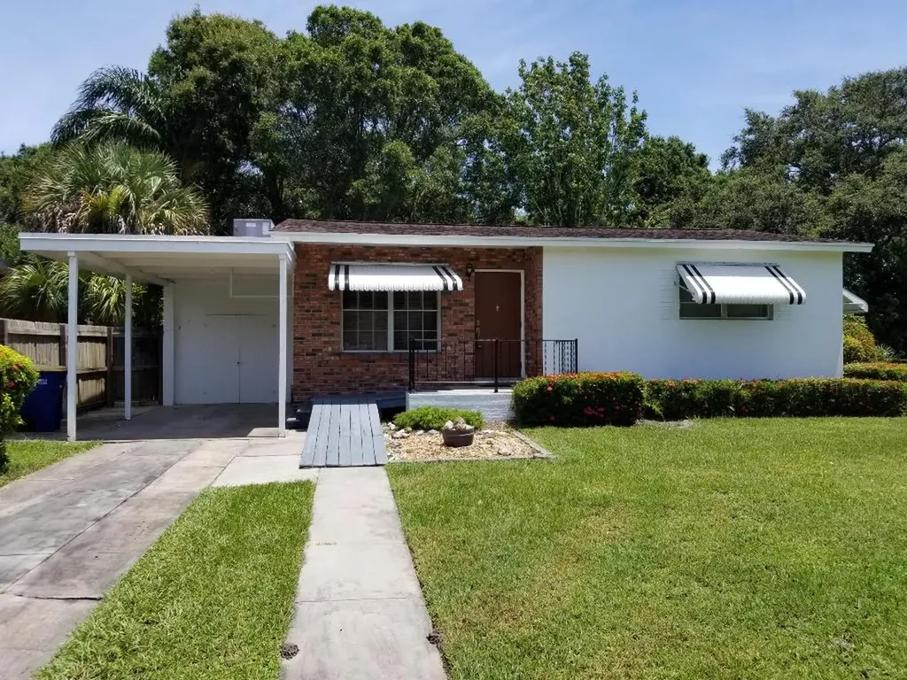 1114 Jasmine Avenue Fort Pierce FL 34982