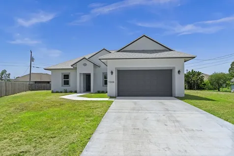 1300 SW Don Court Port St Lucie FL 34953