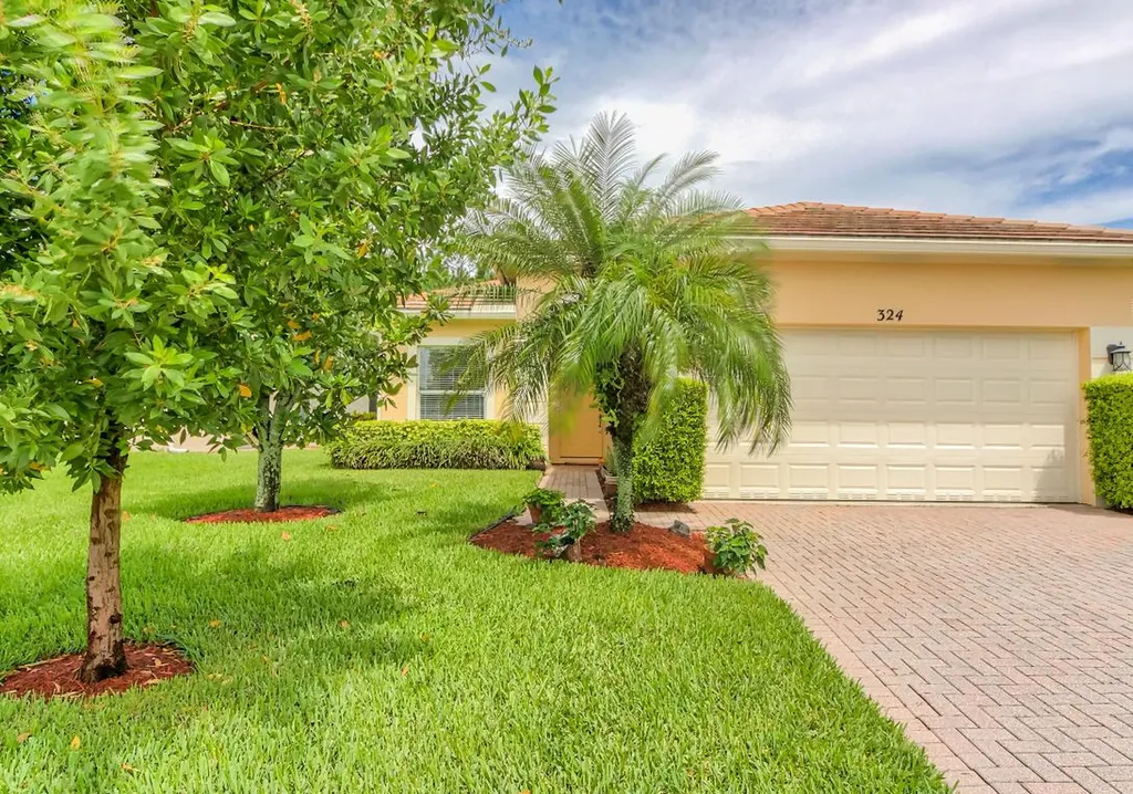 324 SW Maclay Way Port St Lucie FL 34986