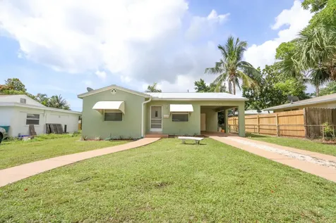 208 SE 1st Avenue Boynton Beach FL 33435