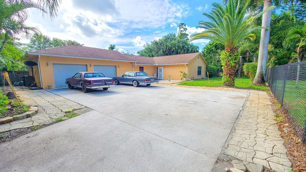 825 Huff Road Haverhill FL 33415