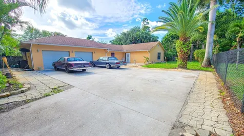 825 Huff Road Haverhill FL 33415
